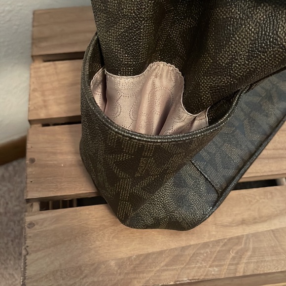 Michael Kors tote purse - Picture 7 of 8